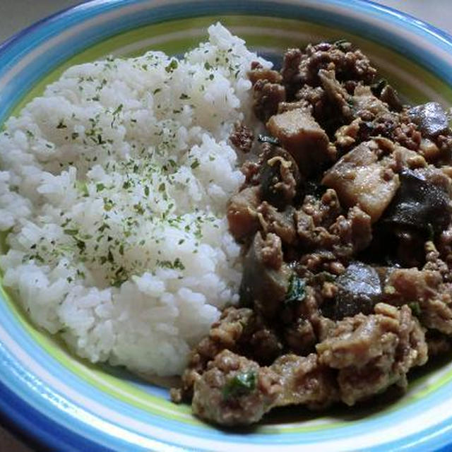 茄子と挽肉のドライカレー　ドライカレーは持ち込みランチにもお手軽♪