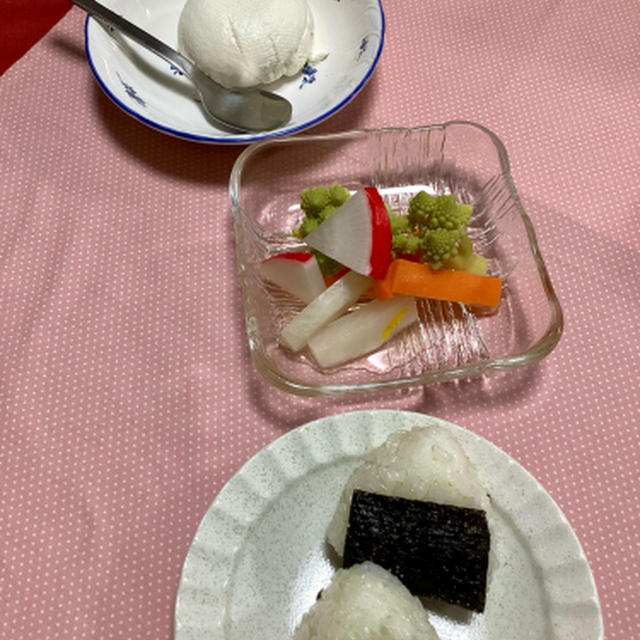 ミートパイに合わせたものは、前日仕込みます