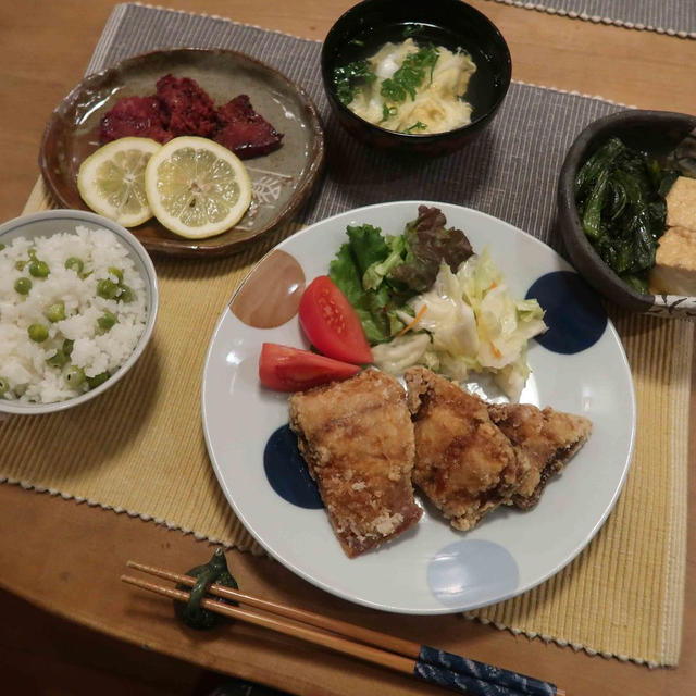 鯖の竜田揚げ＆鯨のレモン焼きの晩ご飯と　『姫サザンカ』という名の椿の花♪