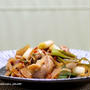 さっぱり味の「鶏肉と玉ねぎのピリ辛漬け炒め」＆ 「ホタテとキムチのコク旨炒め」