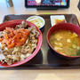 キムチ牛カルビ丼並盛とん汁おしんこセットを食べるさ 〜すき家〜