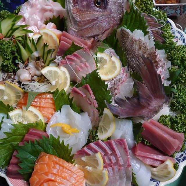 鯛の姿造りとふくちり鍋で、お呼ばれパーティー