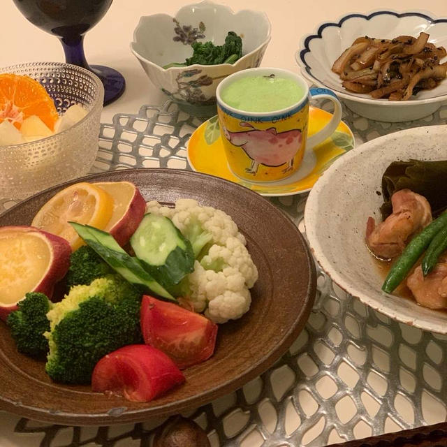 鶏肉と大根の煮物✨サラダいろいろ✨で✨お家ごはん⭐️