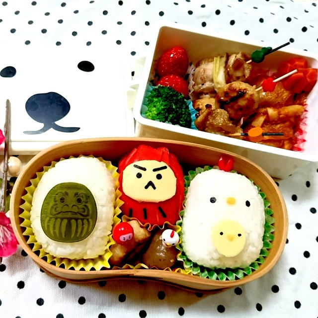 にわとりとだるま弁当にわとりおにぎり茹で玉だるま昆布だるまのおにぎり先日浅草...