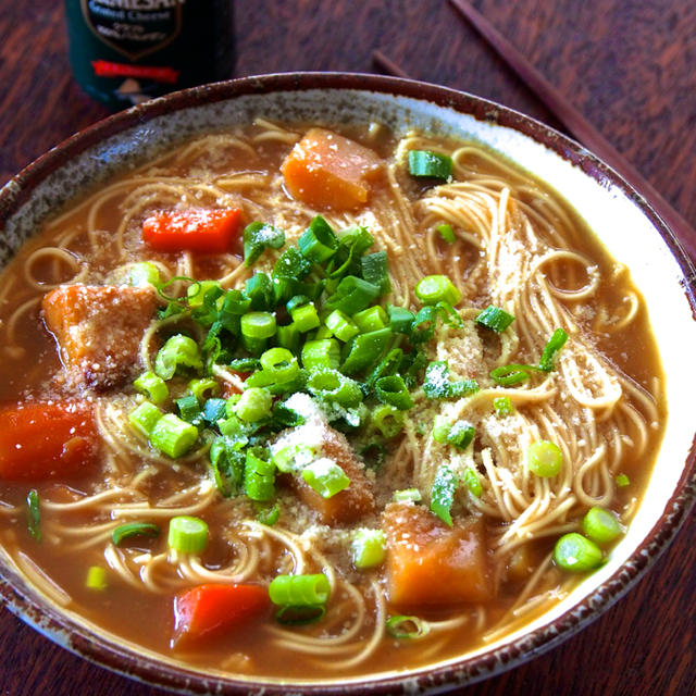 レトルトカレー✕お湯✕そうめんを２分煮込むだけの「カレーにゅうめん」が超ウマ死！！