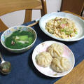 レタスチャーハンと小龍包とチンゲン菜とエリンギの中華スープでうちごはん（レシピ付）