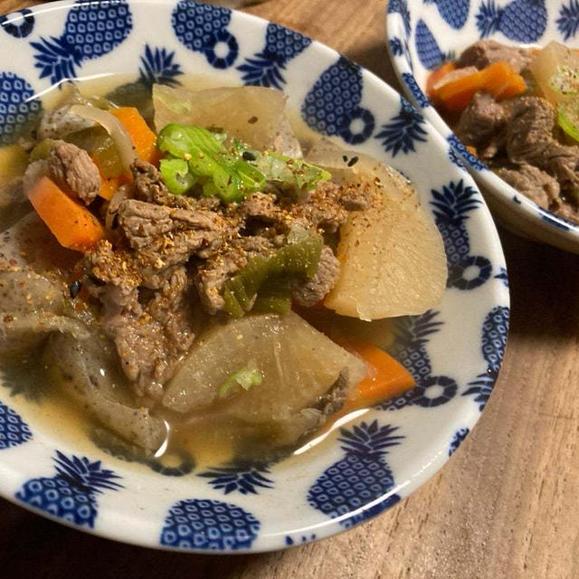 牛すじ煮込みとCOSTCOシャケ♪