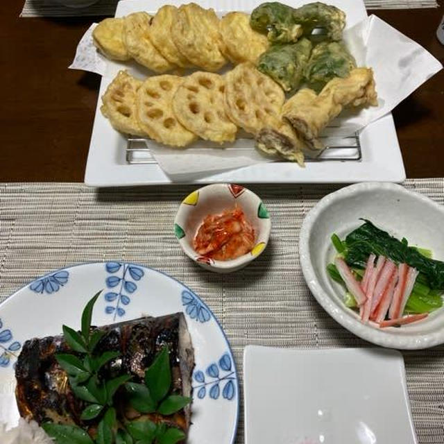野菜の天ぷらと失敗した鯖の塩麹焼きの夕食