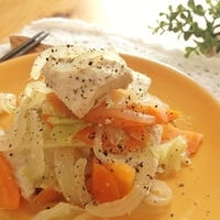 時間があるとき、ちょいと漬け込んでおくだけ！マヨポン鶏むねと野菜の重ね蒸し