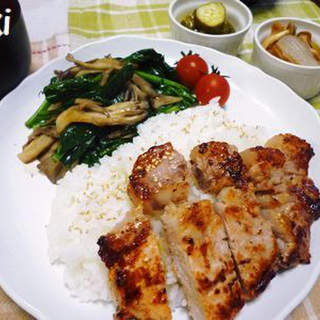 ポークソテーとほうれん草＆舞茸のバター炒め