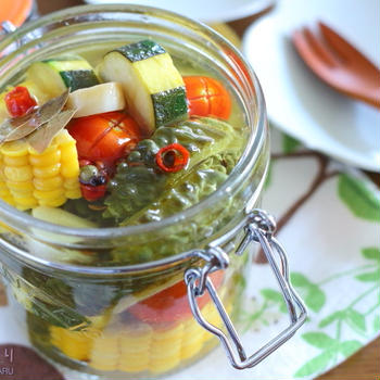作り置きOK！夏野菜たっぷりオイルピクルス