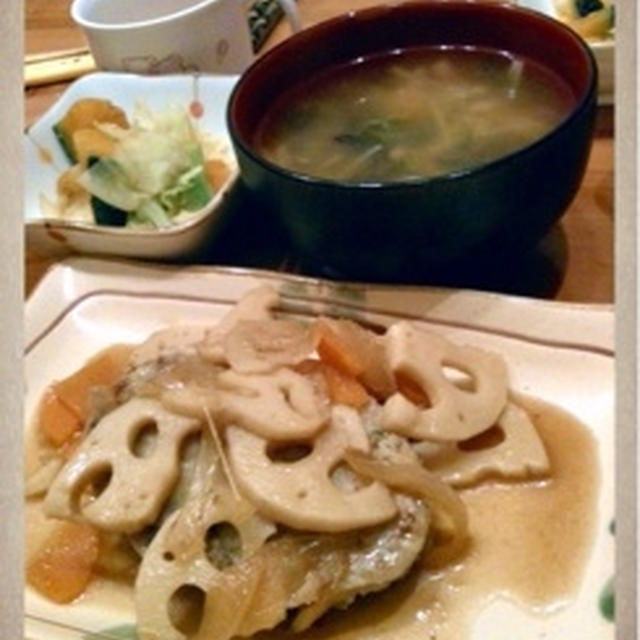 いわしのハンバーグ★根菜炒めのっけ