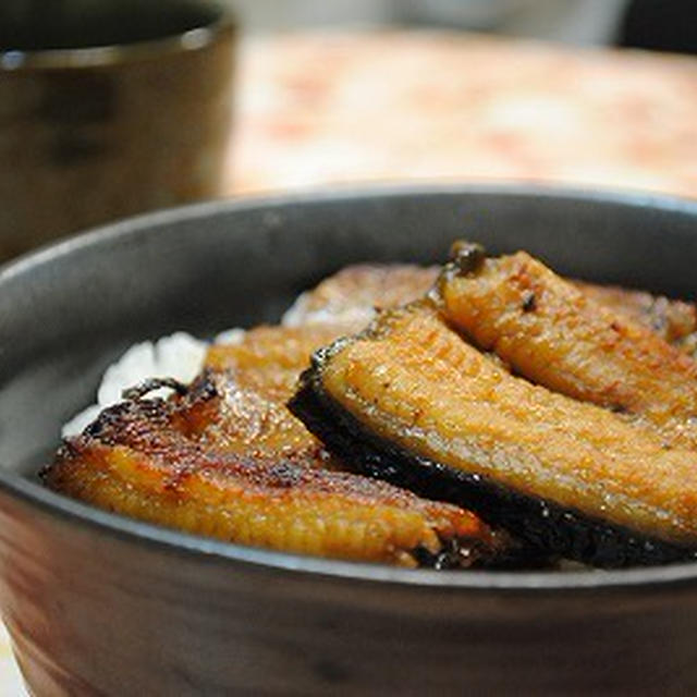 「土用の丑の日」  絶品！四万十川 天然ウナギ 丼 ♪