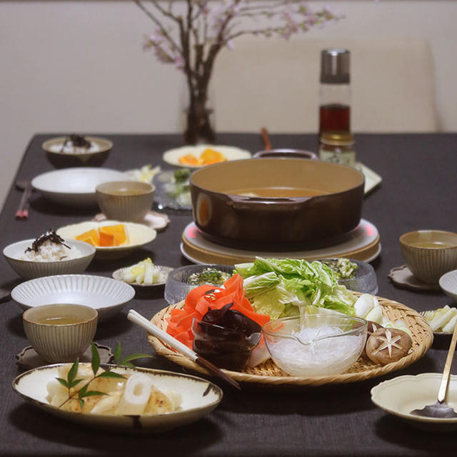 【献立】鶏団子入りきりたんぽ鍋と、ブロッコリーのクリームチーズ和えなど。～今年の誕生日は2人きり～
