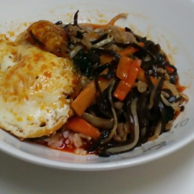 #ローソンフレッシュ　からいただきました。#牛骨の旨味ユッケジャン