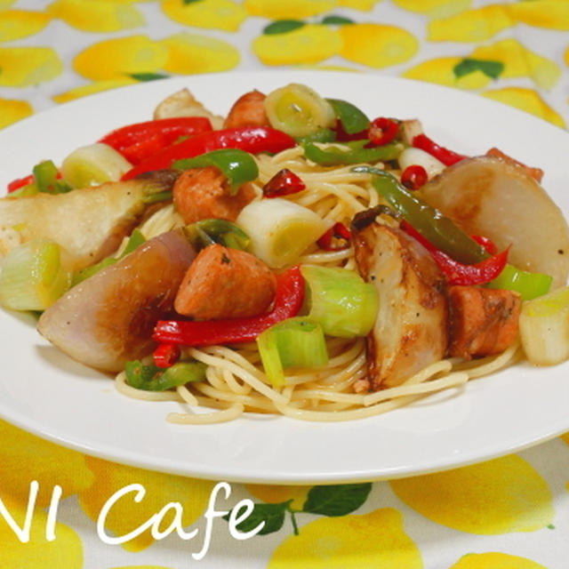 サーモンソーセージと野菜のパスタ