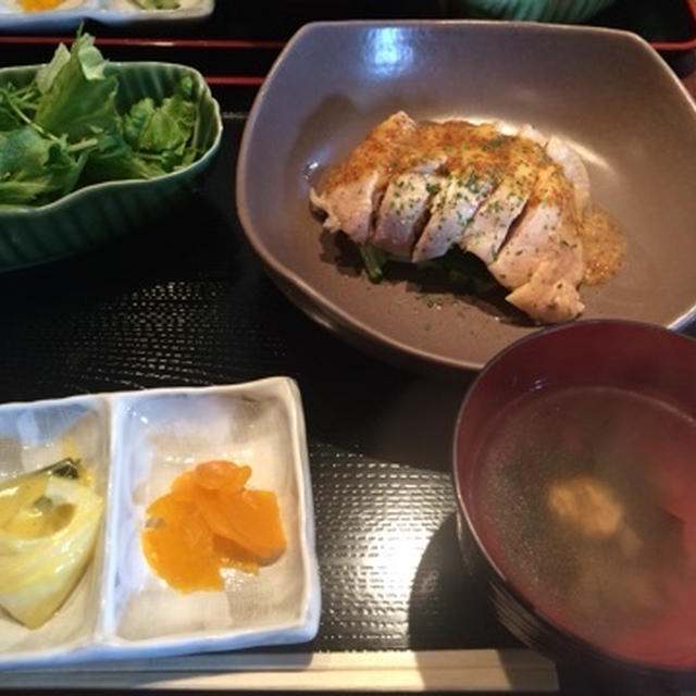 蒸し鶏のハニーマスタードソース