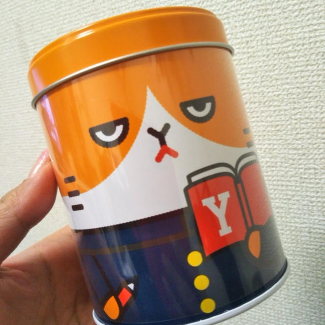 ワイモバイル☆ふてニャン缶もらったよ