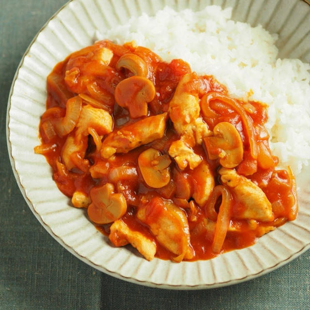 メシ通！鶏むね肉のハヤシライス、パングラタンアレンジが秀逸！