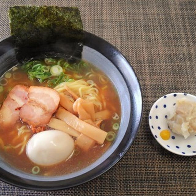 買い物で消費が浮かんで買い足した☆醤油とんこつラーメン♪☆♪☆♪