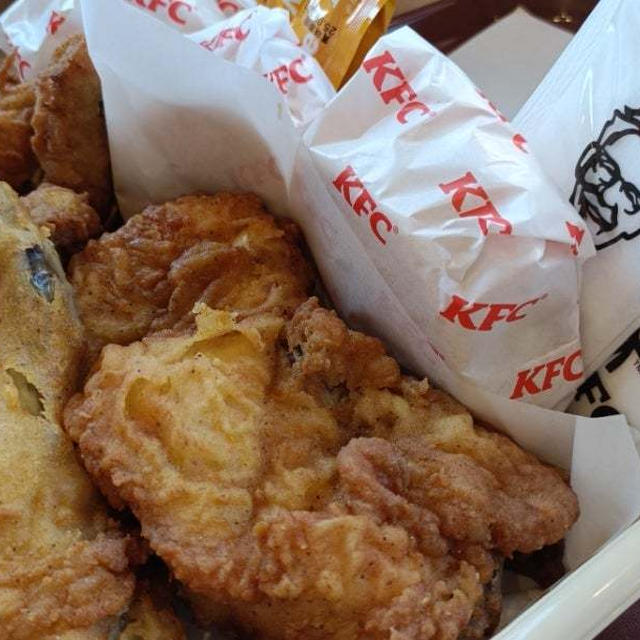 肉食女子たち（笑）ケンタはパイが美味しい(*^^*)