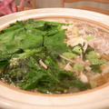 小松菜、かぶ、ルッコラ、サラダほうれん草。。。パパ菜園で収穫した野菜で食べる常夜鍋。