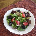 ベリーと葉野菜のサラダ