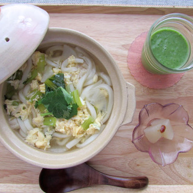 こどもごはん＊煮込みかき玉うどんとグリーンスムージー御膳