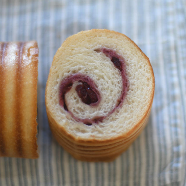 クランベリーのくるくるパン
