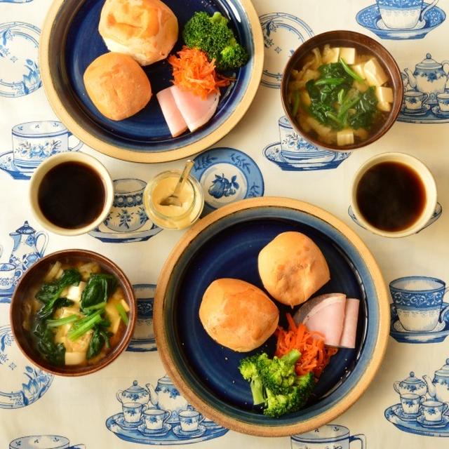 青の朝ごはん