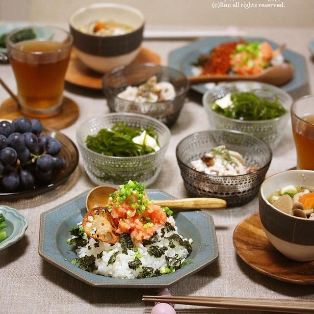 【献立】サーモンの中落ち丼とれんこんと胡桃のサラダなどなど。