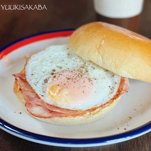 ローソンのLチキバンズを活用して、 子どもも喜ぶ朝ごはん♪ふかふかおいしいベーコンエッグサンド