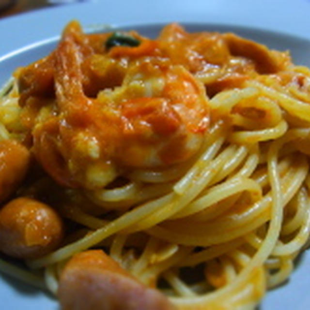 ジューシーでちょいピリ辛。トマトとモッツァレラのパスタ。
