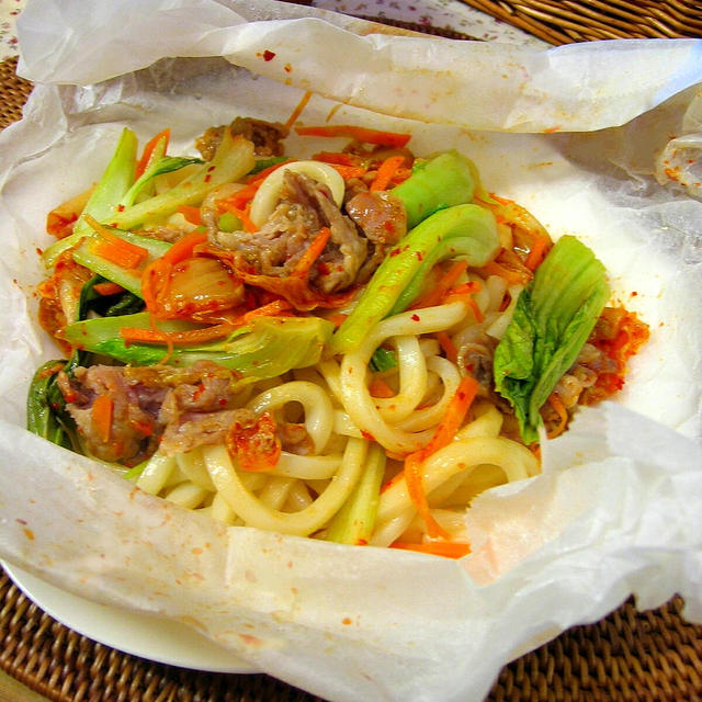 レンジで簡単！！キムチと野菜の蒸しうどん