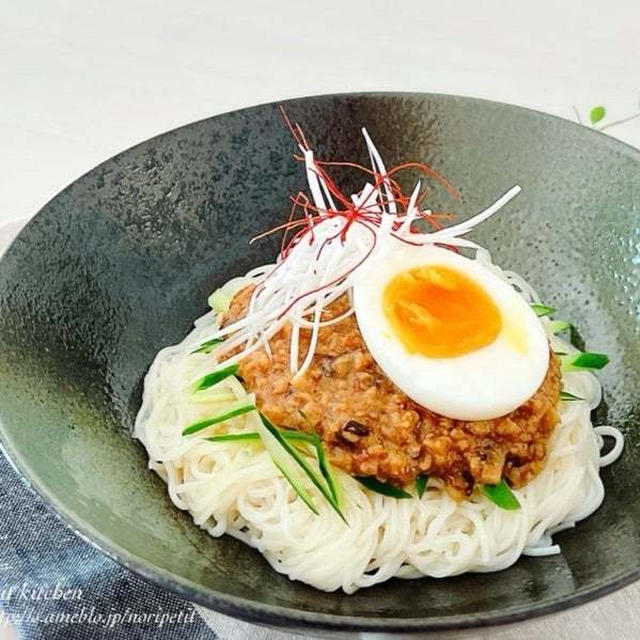 悩みのタネ。 と ＼レンチン♪肉味噌がウマい／そうめんdeジャージャー麺