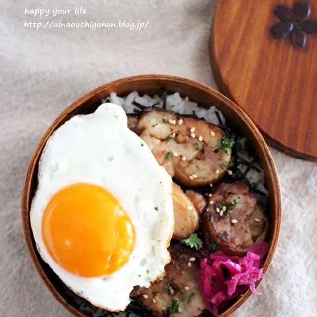 チャーシューで親子丼弁当とカップインカップがかわいい副菜盛り合わせ＊●お弁当の詰め方動画●