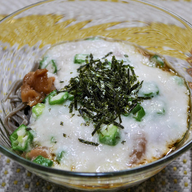 喉越し最高「オクラと長芋のネバネバ梅肉蕎麦」