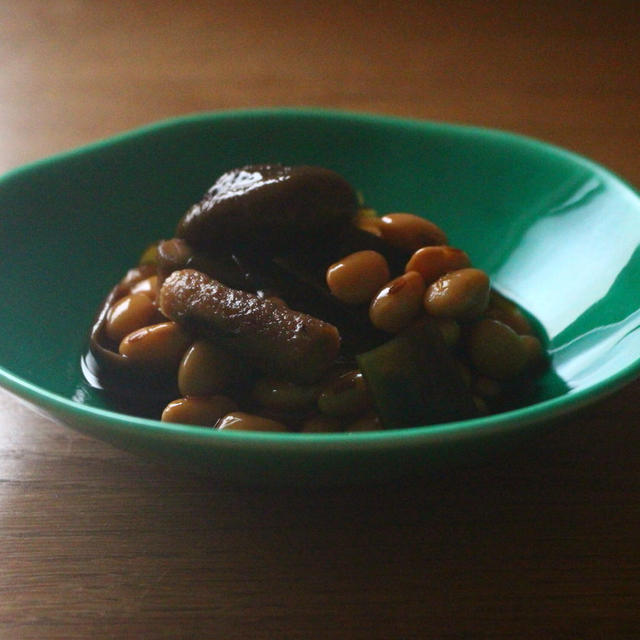 大豆と昆布としいたけの煮物