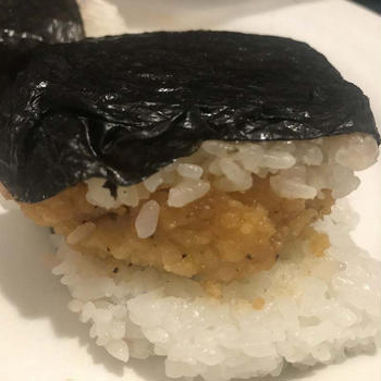 ファミチキがおむすびに！？