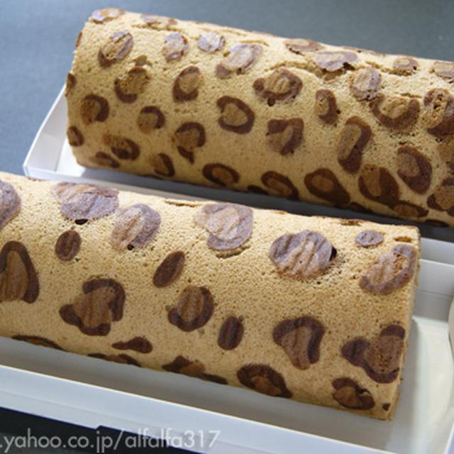 ヒョウ柄コーヒーロールに挑戦中