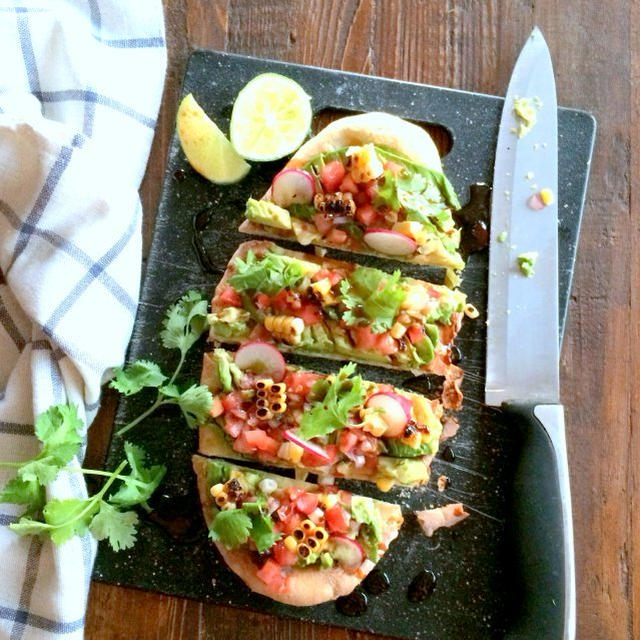 Avocado Pizza with Blackened Corn Salsa and Chipotle Teriyaki Sauce焦がしコーンのせアボカドピザ
