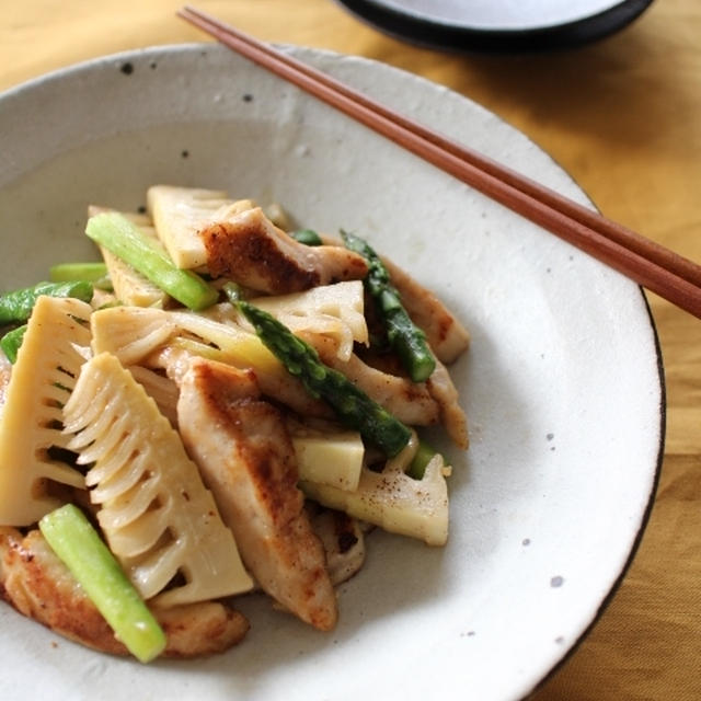 筍とアスパラ。鶏むね肉の塩こうじ炒め