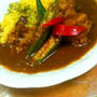 チキンカレーとクラブハウスサンド