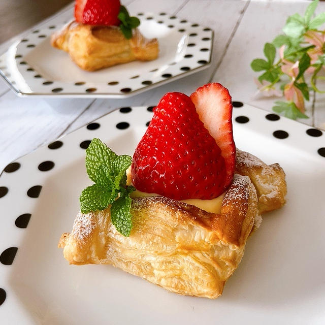 いちごの生カスタードデニッシュ♡リッチな夕食と助かるダイソー品