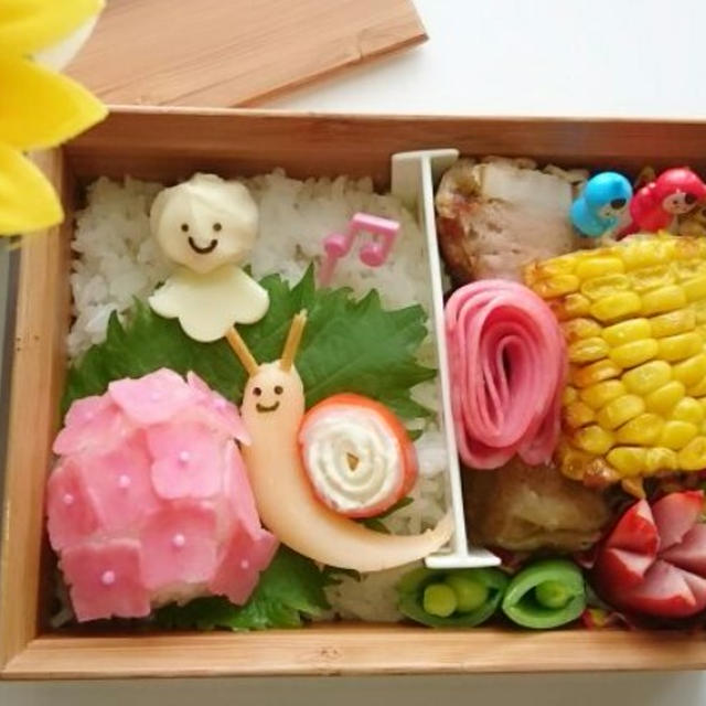 てるてる坊主と紫陽花で梅雨弁当〖デコ弁〗    #平日お昼ご飯はお弁当or外食