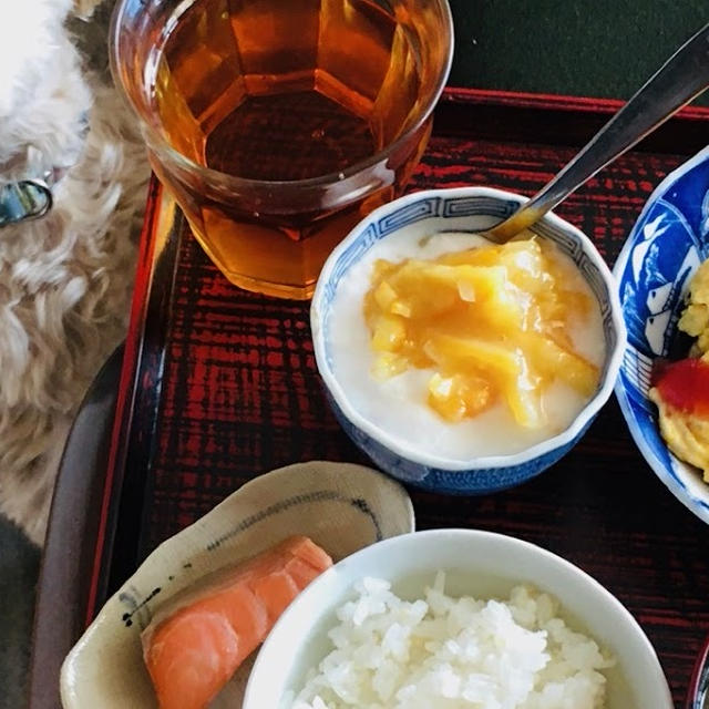 卵のっけひじきの在宅ランチ