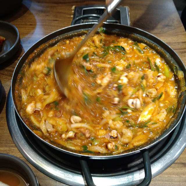 【ソウル旅行】「龍湖洞(ヨンホドン)ナッチ」で韓国グルメのナッコプセを食べる！