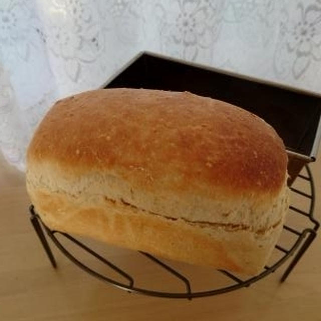 糀甘酒醤油麹白ごまミニ食パン🎵