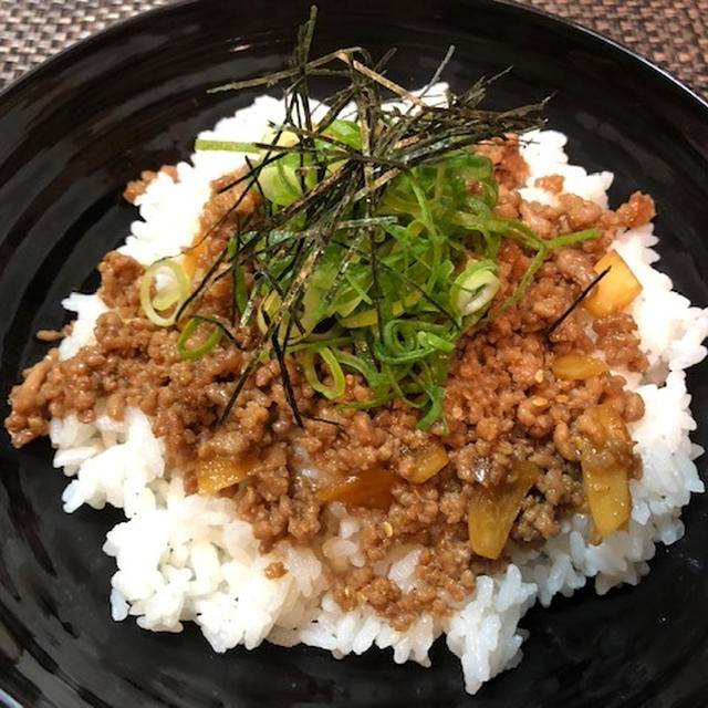 スタミナ丼♡人参じゃこ炒め♡厚揚げホイル焼き♡豆もやしスープ