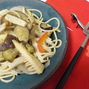 タケノコとナスのにんにく醤油パスタと花壇を畑にする土作り
